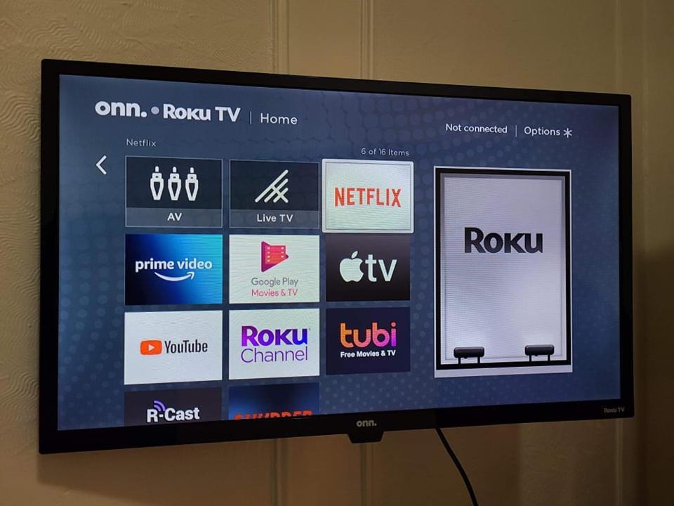 مونتريال Tv + Netflix / High Speed Internet / Room C المظهر الخارجي الصورة